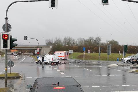 Auf Kreuzung Kracht’s: Unfall Mit Rettungswagen Bei Wetzlar